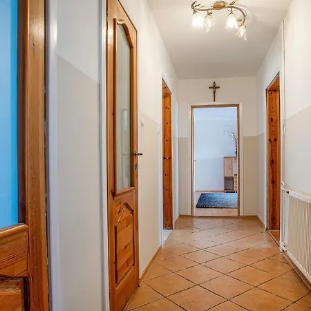 3 Bedroom Awesome In Gowidlino